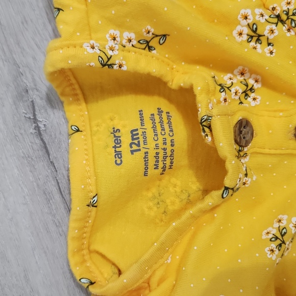 🌺 Adorable baby Carter's yellow bodysuit 🌺 - Picture 2 of 5